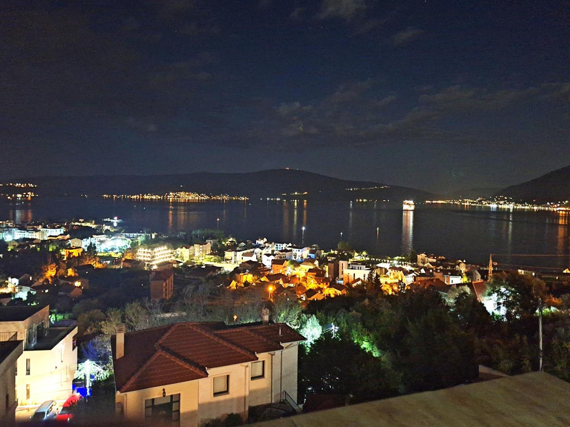Adriabay Studio Tivat Exterior photo